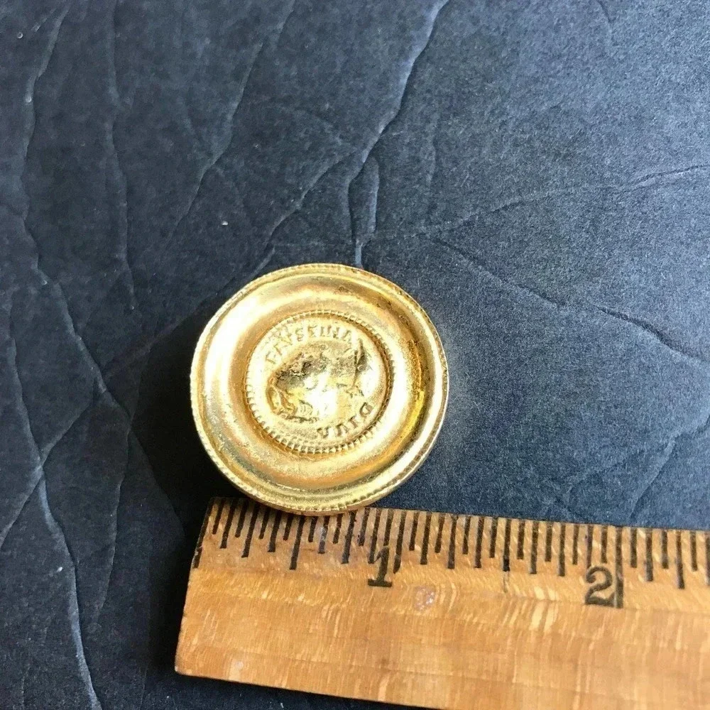 Diva Favstina Gold Color Brooch pin